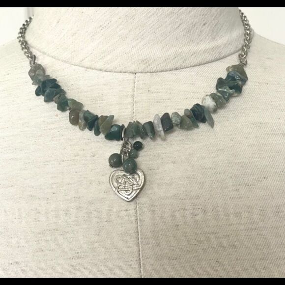 Silver tone heart pendant natural stones necklace - Picture 3 of 10